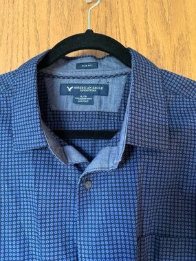 American Eagle Outfitters Navy Blue Dot-Print Button-Up Shirt -size XL.  NWT